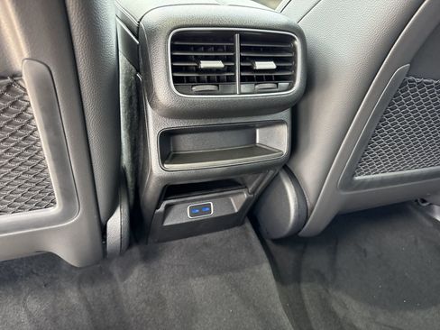 New 2025 Mercedes-Benz GLE 450e 4MATIC image 13