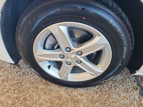 Used 2023 Chevrolet Malibu LT image 28