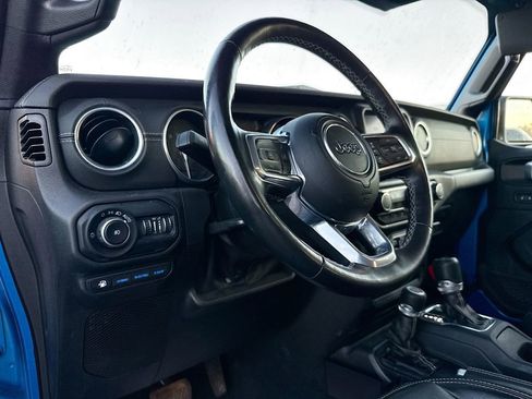 Used 2022 Jeep Wrangler Unlimited Sahara w/ Cold Weather Group image 10