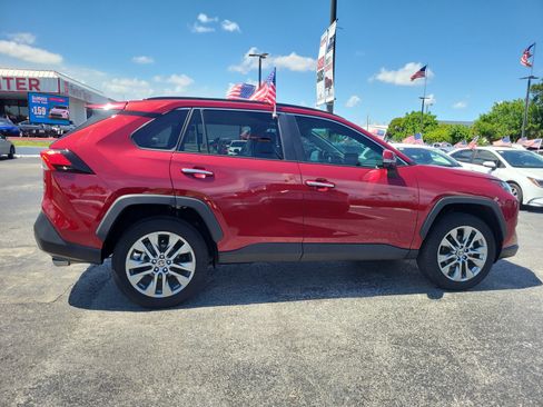 Used 2025 Toyota RAV4 Limited FWD image 13