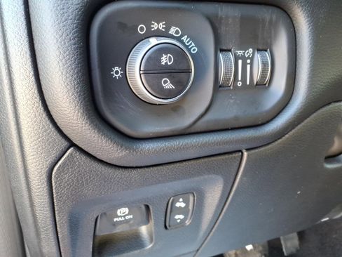 New 2026 RAM 1500 Laramie AWD/4WD image 12