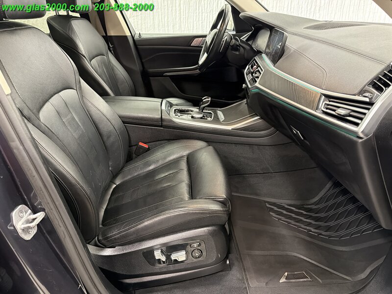 Used 2022 BMW X7 xDrive40i w/ Premium Package AWD/4WD image 21