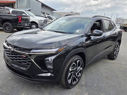 New 2026 Chevrolet Trax RS w/ Sunroof Package image 3