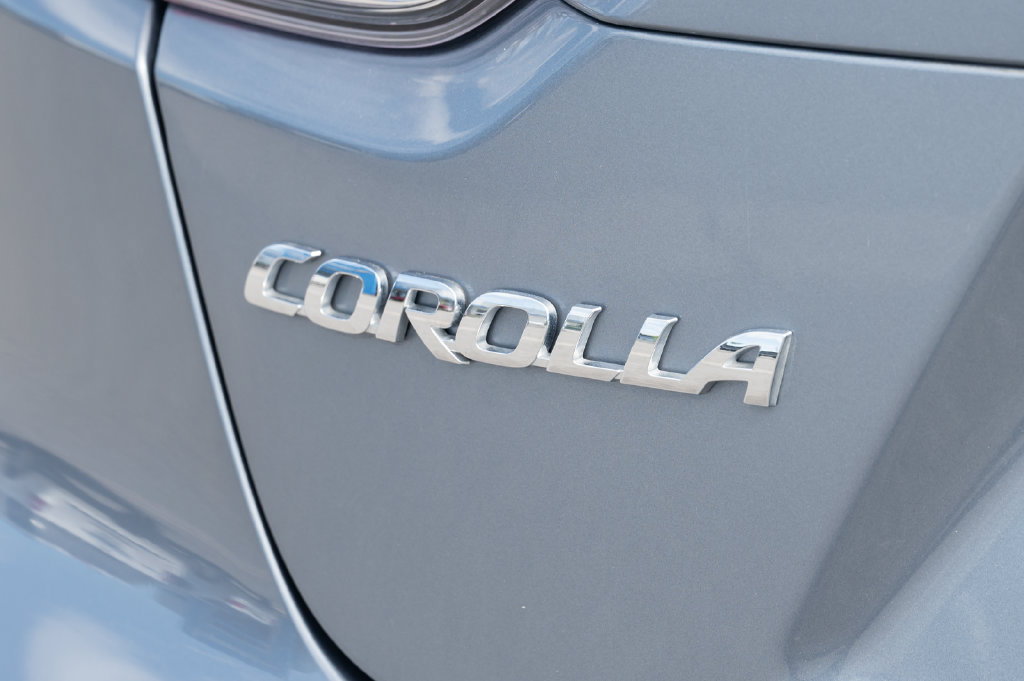 Used 2025 Toyota Corolla LE FWD image 10