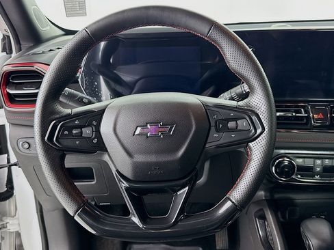 Used 2024 Chevrolet TrailBlazer RS w/ Convenience Package image 11