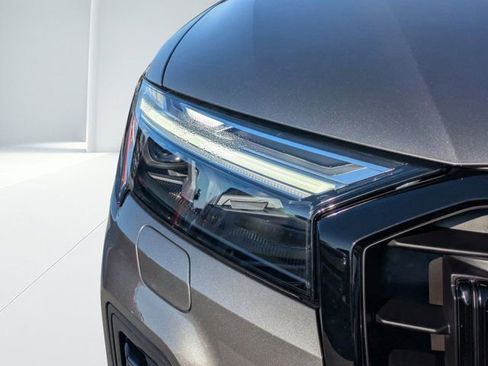 Used 2025 Audi Q7 2.0T Premium Plus w/ Premium Plus Package image 8