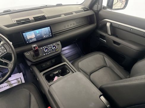 Used 2024 Land Rover Defender 110 X-Dynamic SE image 22