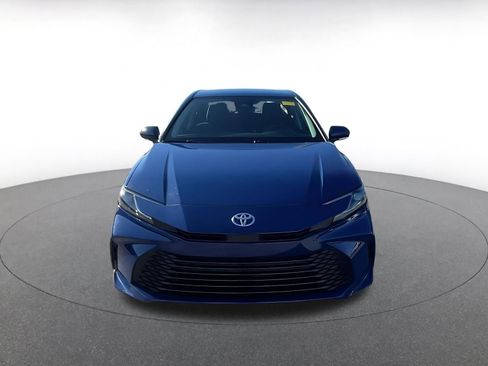 Used 2025 Toyota Camry LE image 4