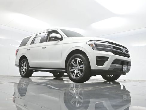 Used 2022 Ford Expedition XLT image 66