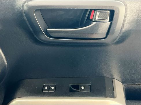 Used 2019 Toyota Tacoma SR5 RWD image 31