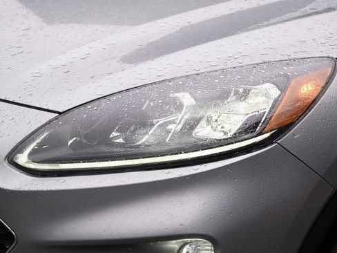 Used 2021 Ford Escape Titanium image 23