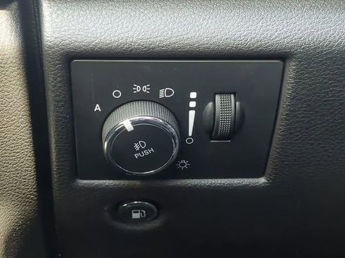 Used 2020 Jeep Grand Cherokee Limited image 30