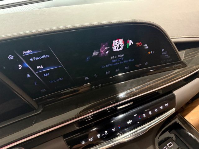 Used 2023 Cadillac Escalade ESV Sport w/ LPO, ONYX Package AWD/4WD image 17