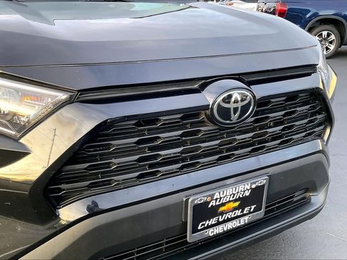 Used 2021 Toyota RAV4 XLE image 29