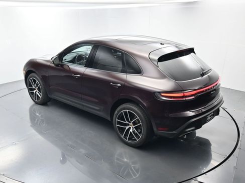 Certified 2025 Porsche Macan AWD/4WD image 34