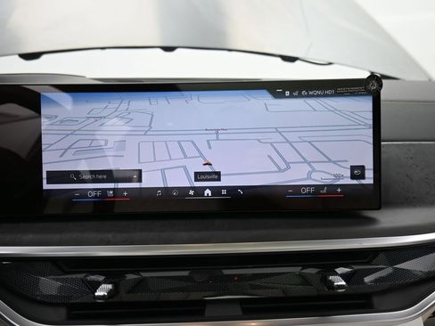 New 2026 BMW X7 xDrive40i w/ M Sport Package AWD/4WD image 11