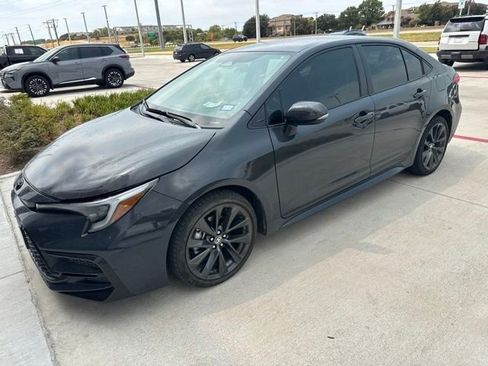 Used 2026 Toyota Corolla SE FWD image 2