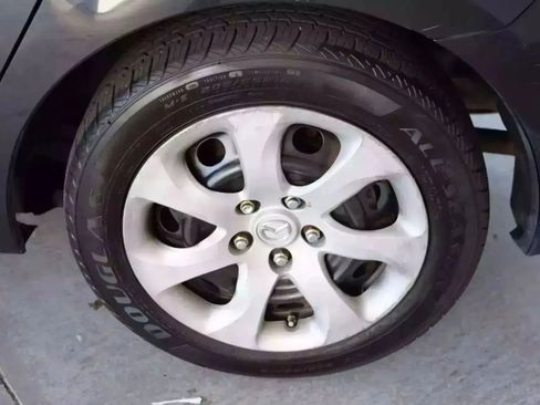 Used 2010 MAZDA MAZDA3 i Sport image 26