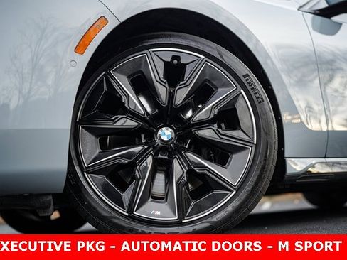 Used 2023 BMW 760i xDrive 760i xDrive w/ Executive Package image 16