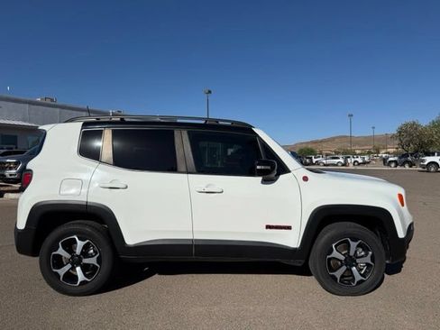 Used 2022 Jeep Renegade Trailhawk w/ Trailer Tow Group AWD/4WD image 4