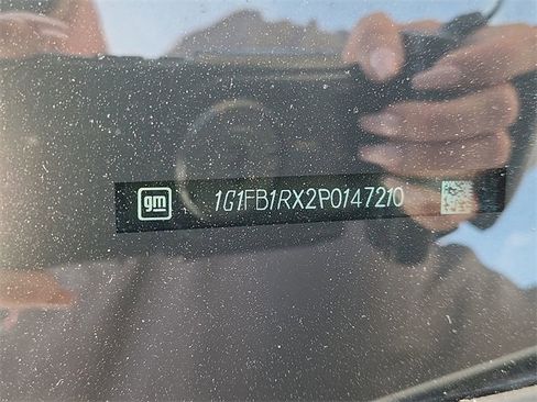 Used 2023 Chevrolet Camaro LT image 32