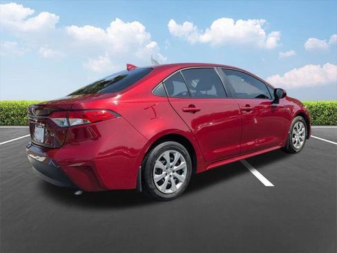 Certified 2025 Toyota Corolla LE FWD image 5