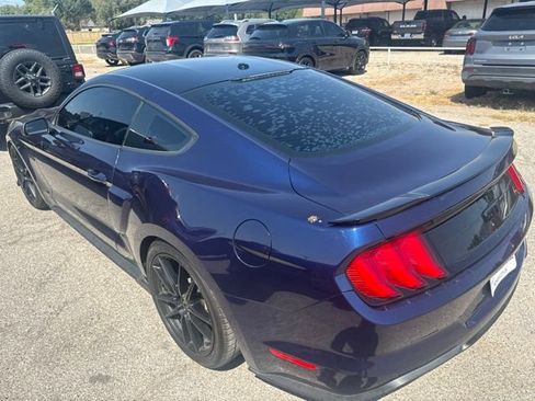 Used 2018 Ford Mustang GT Premium w/ Black Accent Package RWD image 6