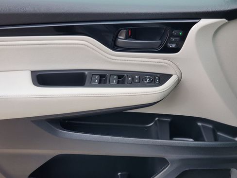 Used 2025 Honda Odyssey Touring image 28