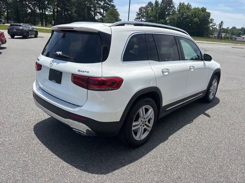 Used 2023 Mercedes-Benz GLB 250 4MATIC w/ Premium Package image 8