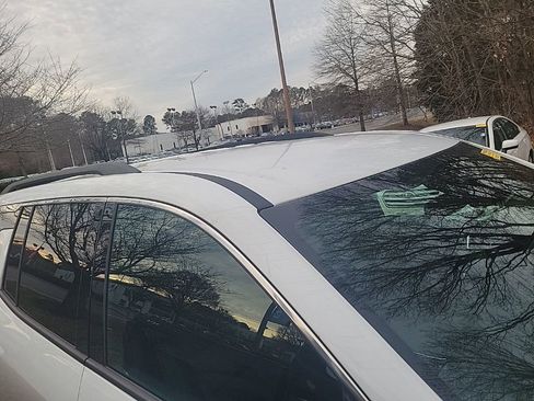 Used 2025 Chevrolet Traverse LT image 8