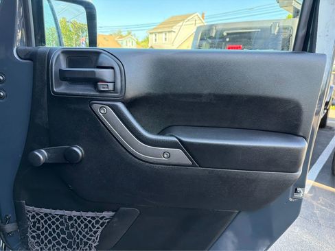 Used 2017 Jeep Wrangler Sport AWD/4WD image 20