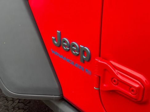Used 2024 Jeep Wrangler Unlimited AWD/4WD image 29