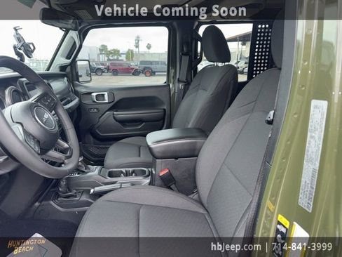 Used 2023 Jeep Wrangler Unlimited image 8