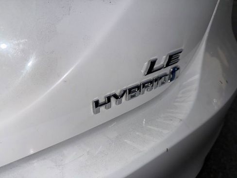 Used 2018 Toyota Camry LE image 20