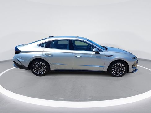 Certified 2025 Hyundai Sonata SEL FWD image 4