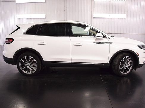 Used 2022 Lincoln Nautilus Reserve image 8