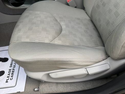 Used 2012 Toyota RAV4 4WD w/ Value Pkg image 18