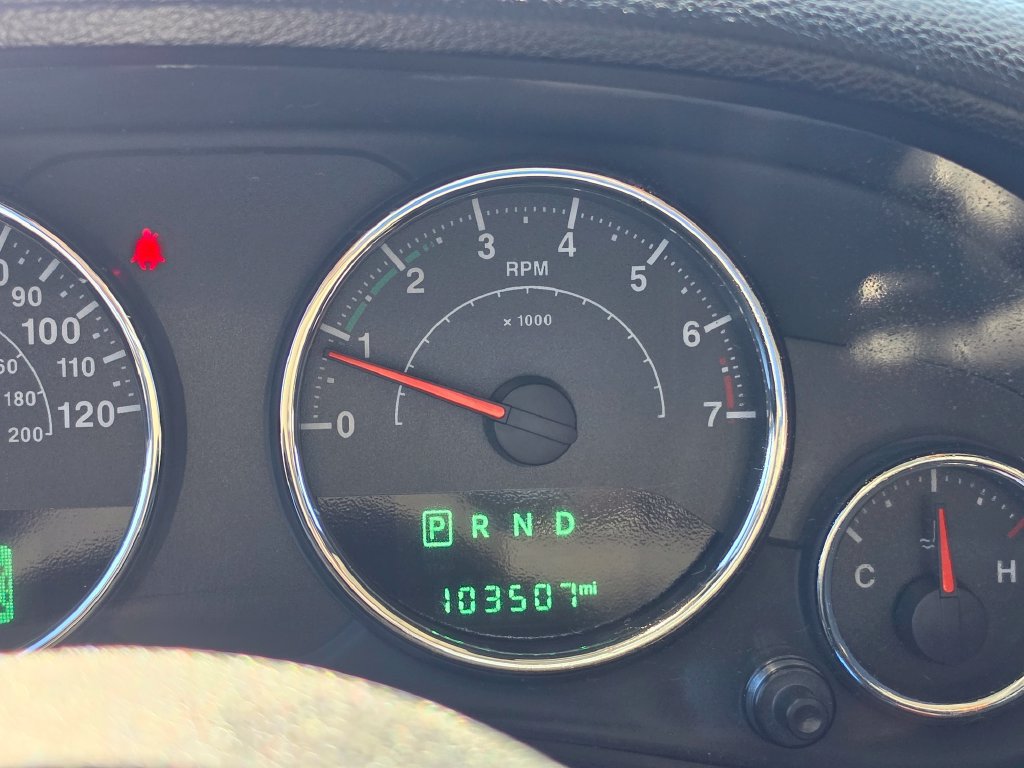 Used 2014 Jeep Wrangler Unlimited Sahara w/ Max Tow Package AWD/4WD image 19