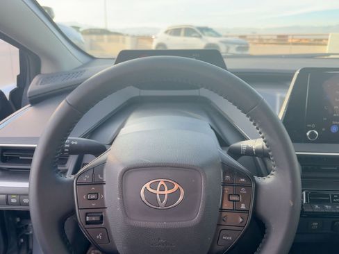 Used 2025 Toyota Prius LE image 7