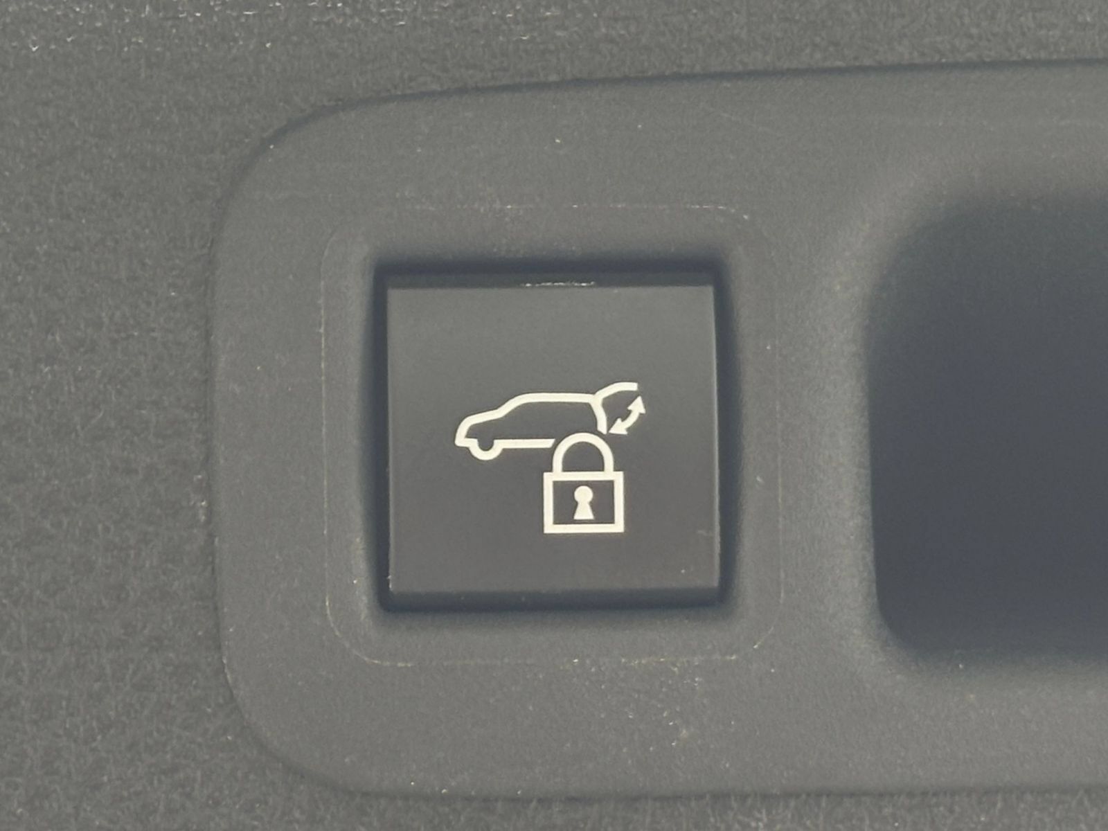 Used 2025 Toyota Sienna XLE FWD image 22