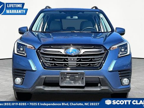 Used 2023 Subaru Forester Limited image 2