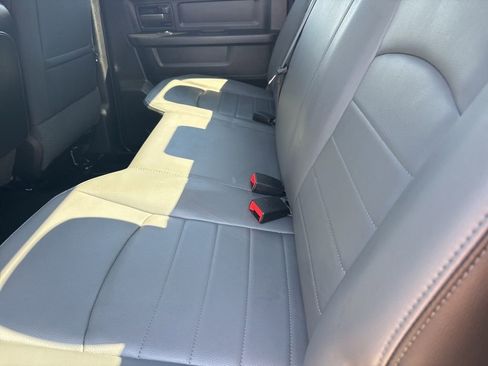 Used 2021 RAM 1500 4x4 Crew Cab Classic w/ Chrome Appearance Group image 28