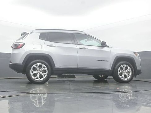 Used 2024 Jeep Compass Latitude AWD/4WD image 48