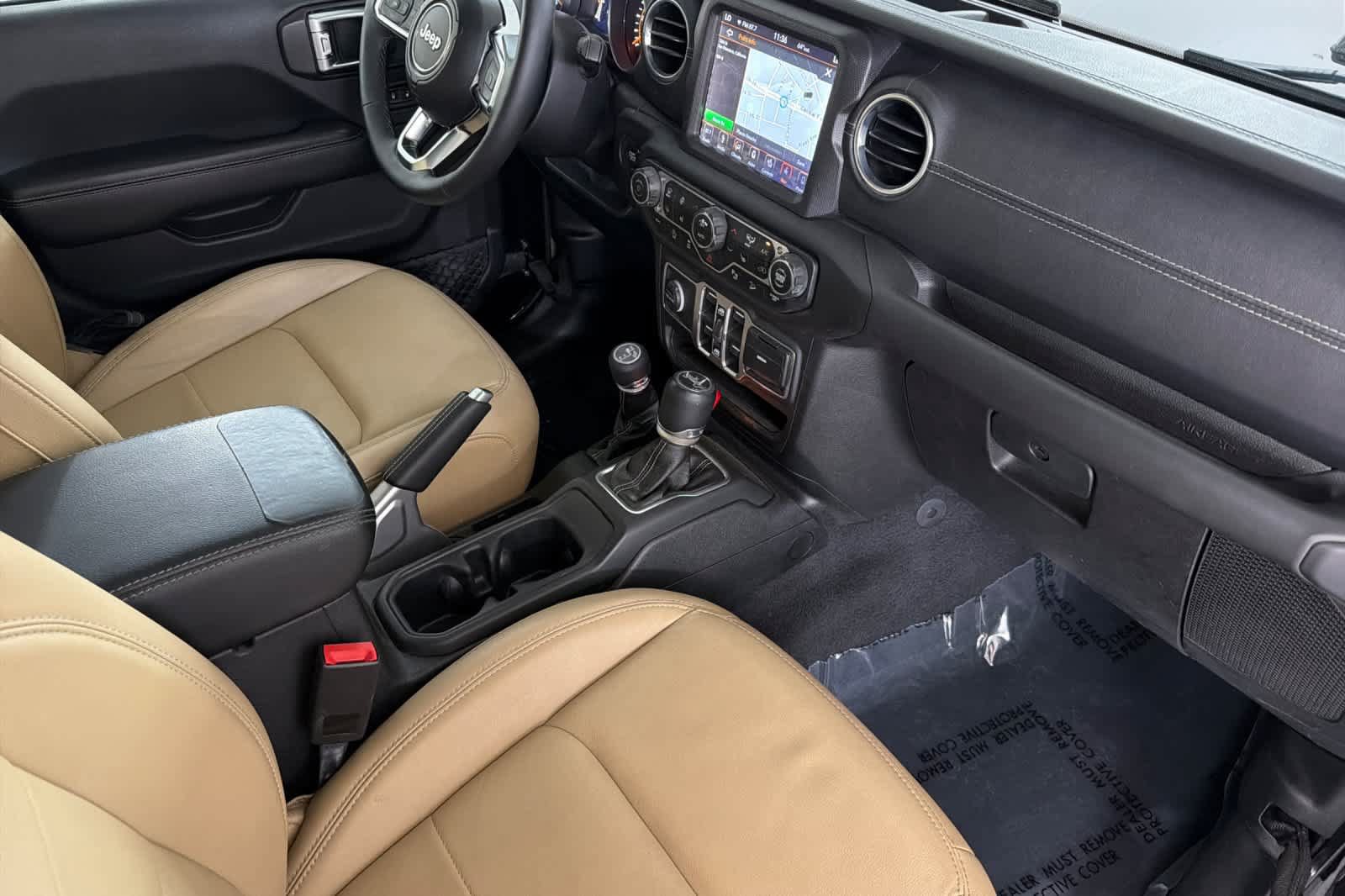 Used 2018 Jeep Wrangler Unlimited Sahara AWD/4WD image 16