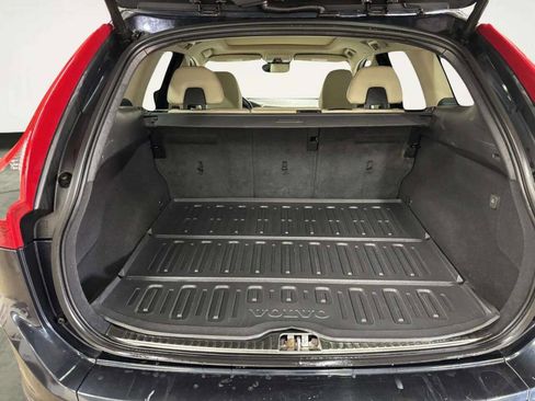 Used 2016 Volvo XC60 T6 w/ Proximity Package image 16