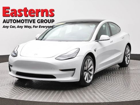 Used 2019 Tesla Model 3 Standard Range RWD image 1