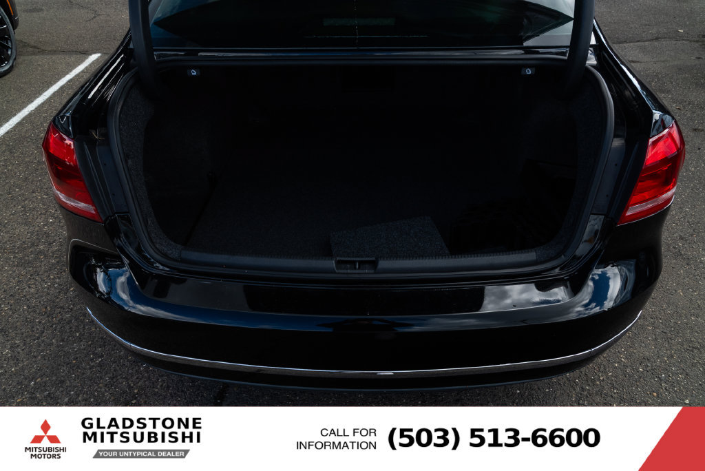 Used 2013 Volkswagen Passat TDI SEL Premium FWD image 8