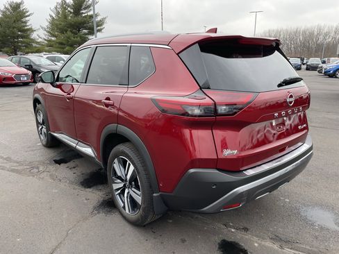 Used 2023 Nissan Rogue SL w/ SL Premium Package image 3