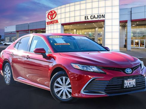 Certified 2024 Toyota Camry LE image 1