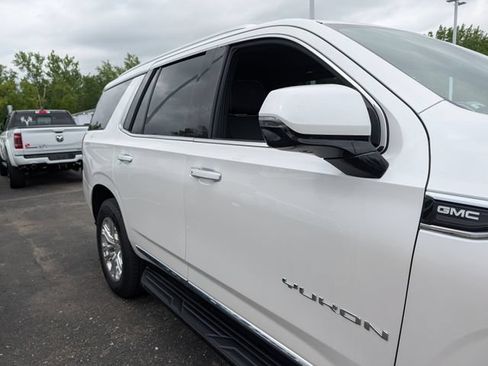 Used 2021 GMC Yukon SLT w/ SLT Premium Package AWD/4WD image 8